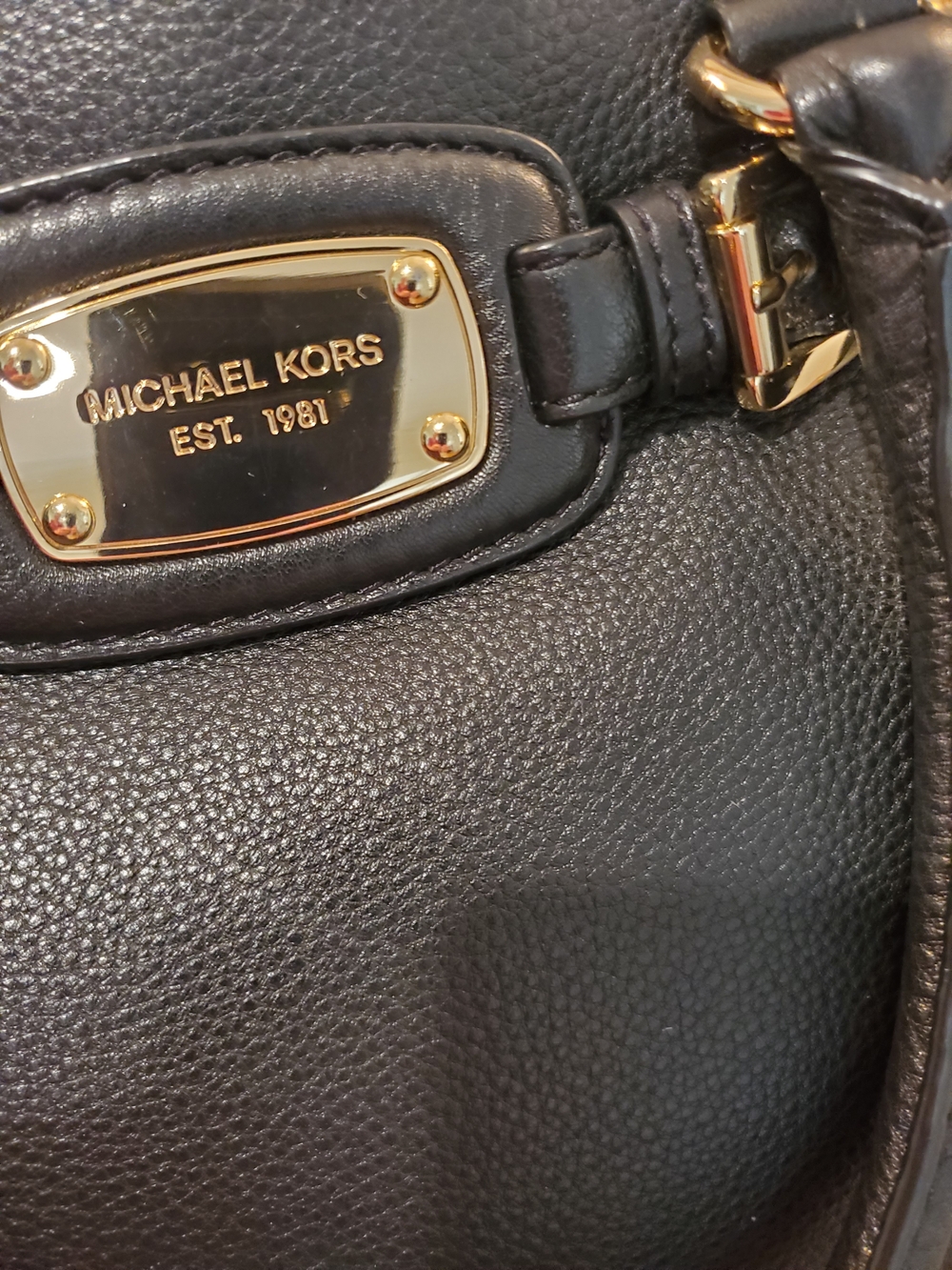 1-DAY FLASH SALE!! Michael Kors LARGE Hamilton East West Tote w/Gold Hardware - Picture 2 of 16